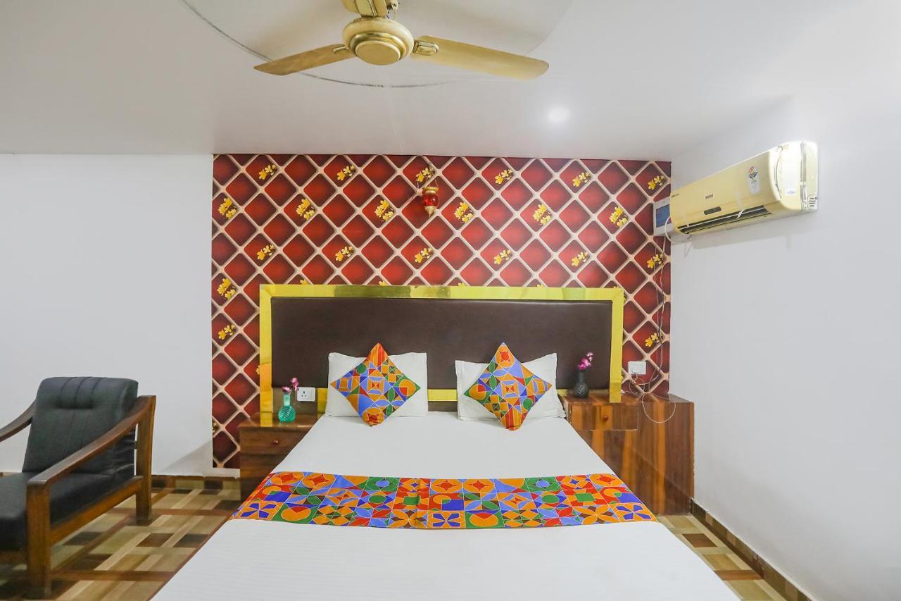 Fabexpress Umbrella Hotel Danapur Luaran gambar